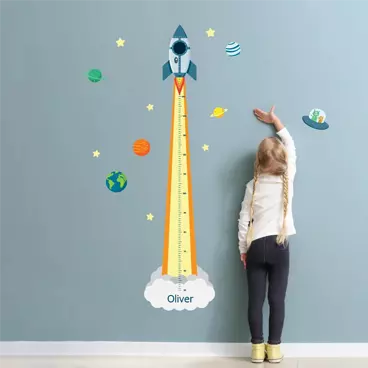 Height charts for tracking kids’ growth